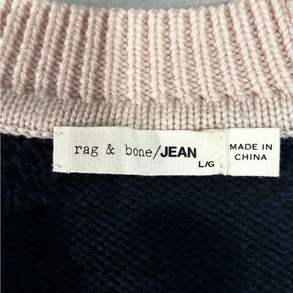 Rag & Bone 100% Extra Fine Merino Wool Navy Sweater with Light Pink Trim - Picture 7 of 8